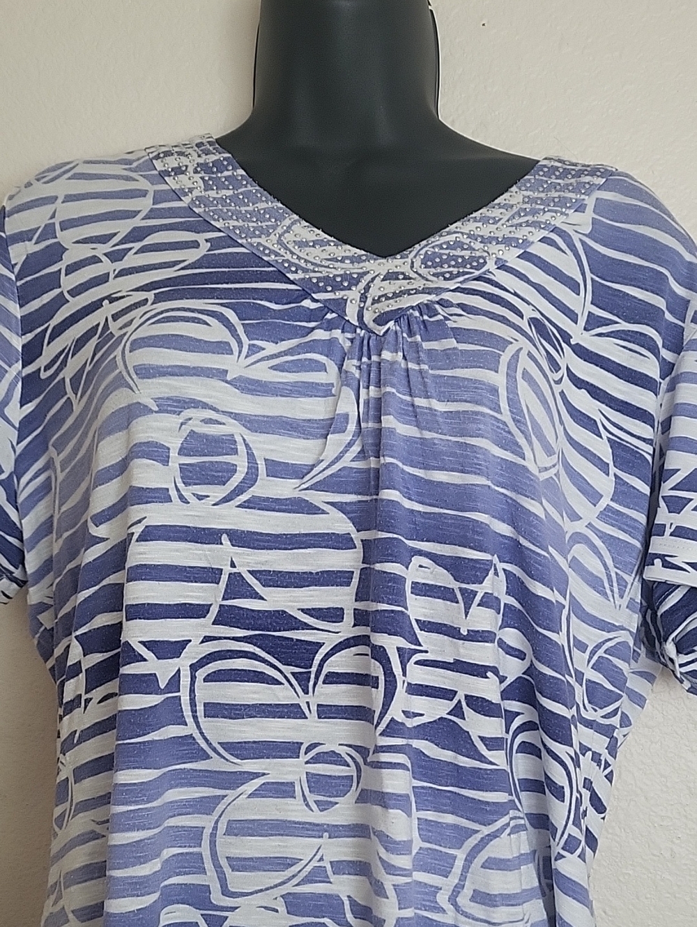 Alfred Dunner Blue and White Patterned V-Neck Tee